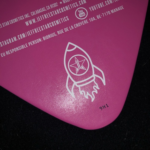 SOLD.   new Jeffree Star Alien Palette - Picture 5 of 5